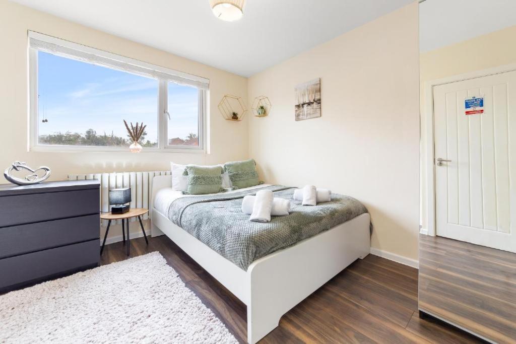 Twickenham Homes ไอล์เวิร์ธ ภายนอก รูปภาพ