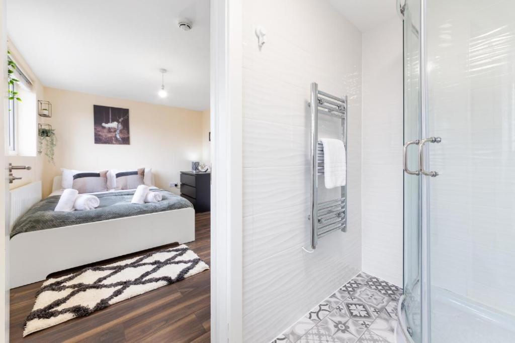 Twickenham Homes ไอล์เวิร์ธ ภายนอก รูปภาพ