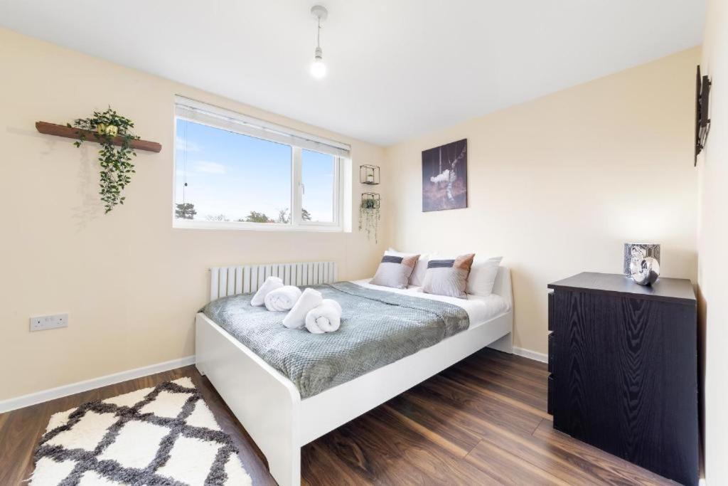 Twickenham Homes ไอล์เวิร์ธ ภายนอก รูปภาพ