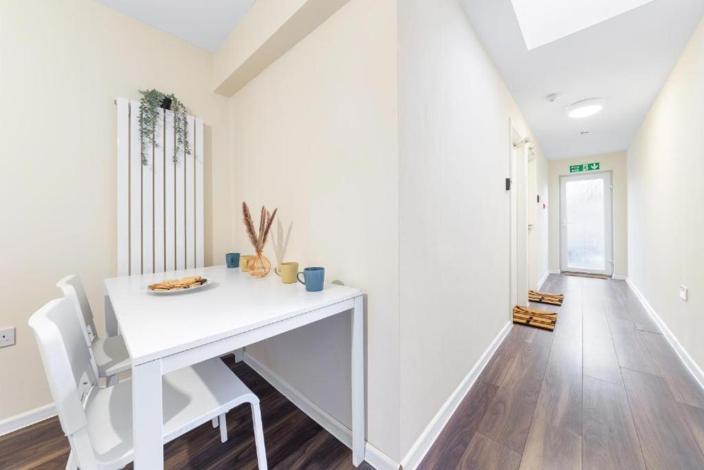 Twickenham Homes ไอล์เวิร์ธ ภายนอก รูปภาพ