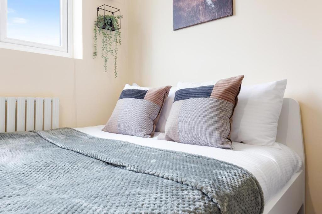 Twickenham Homes ไอล์เวิร์ธ ภายนอก รูปภาพ