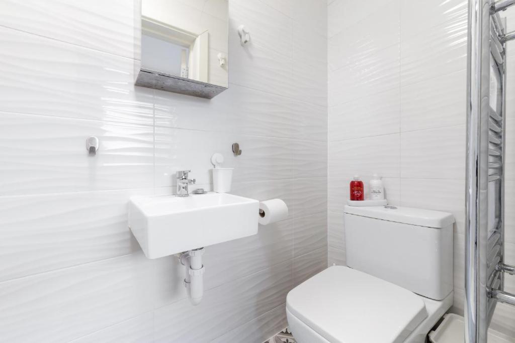 Twickenham Homes ไอล์เวิร์ธ ภายนอก รูปภาพ